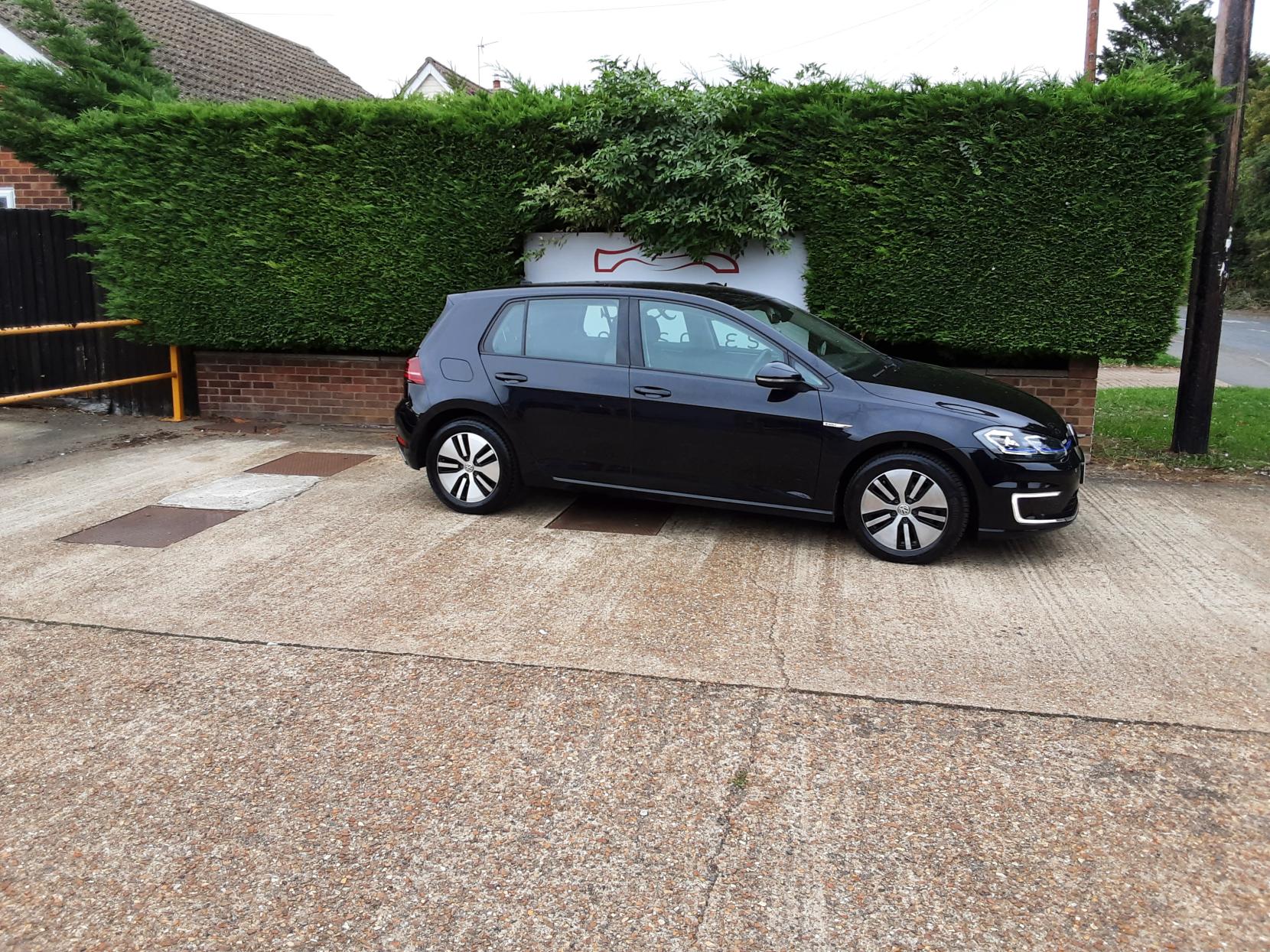 Volkswagen e-Golf 35.8kWh e-Golf Hatchback 5dr Electric Auto (136 ps)