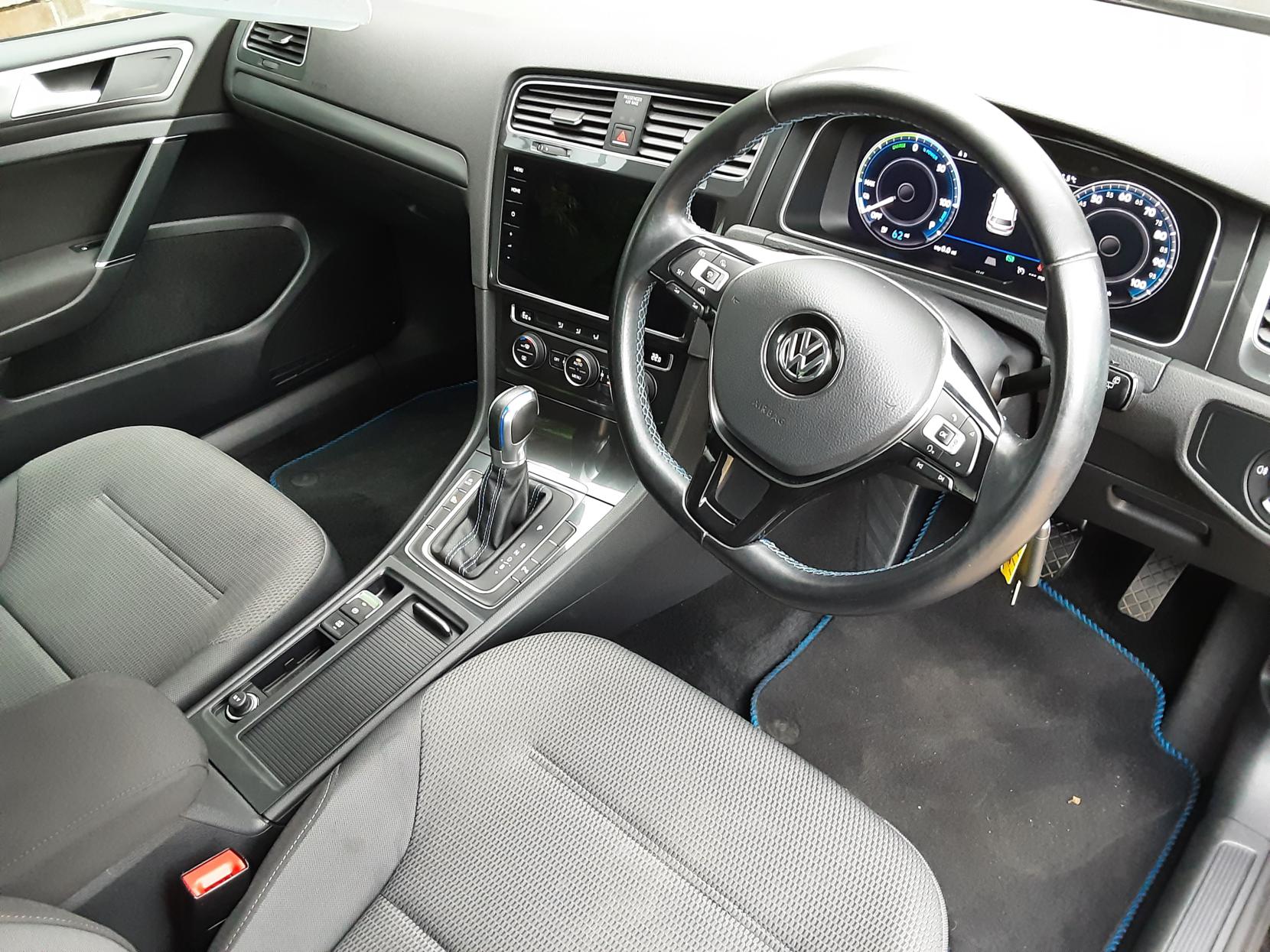 Volkswagen e-Golf 35.8kWh e-Golf Hatchback 5dr Electric Auto (136 ps)
