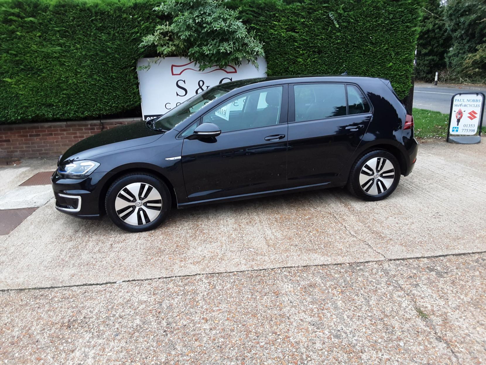 Volkswagen e-Golf 35.8kWh e-Golf Hatchback 5dr Electric Auto (136 ps)
