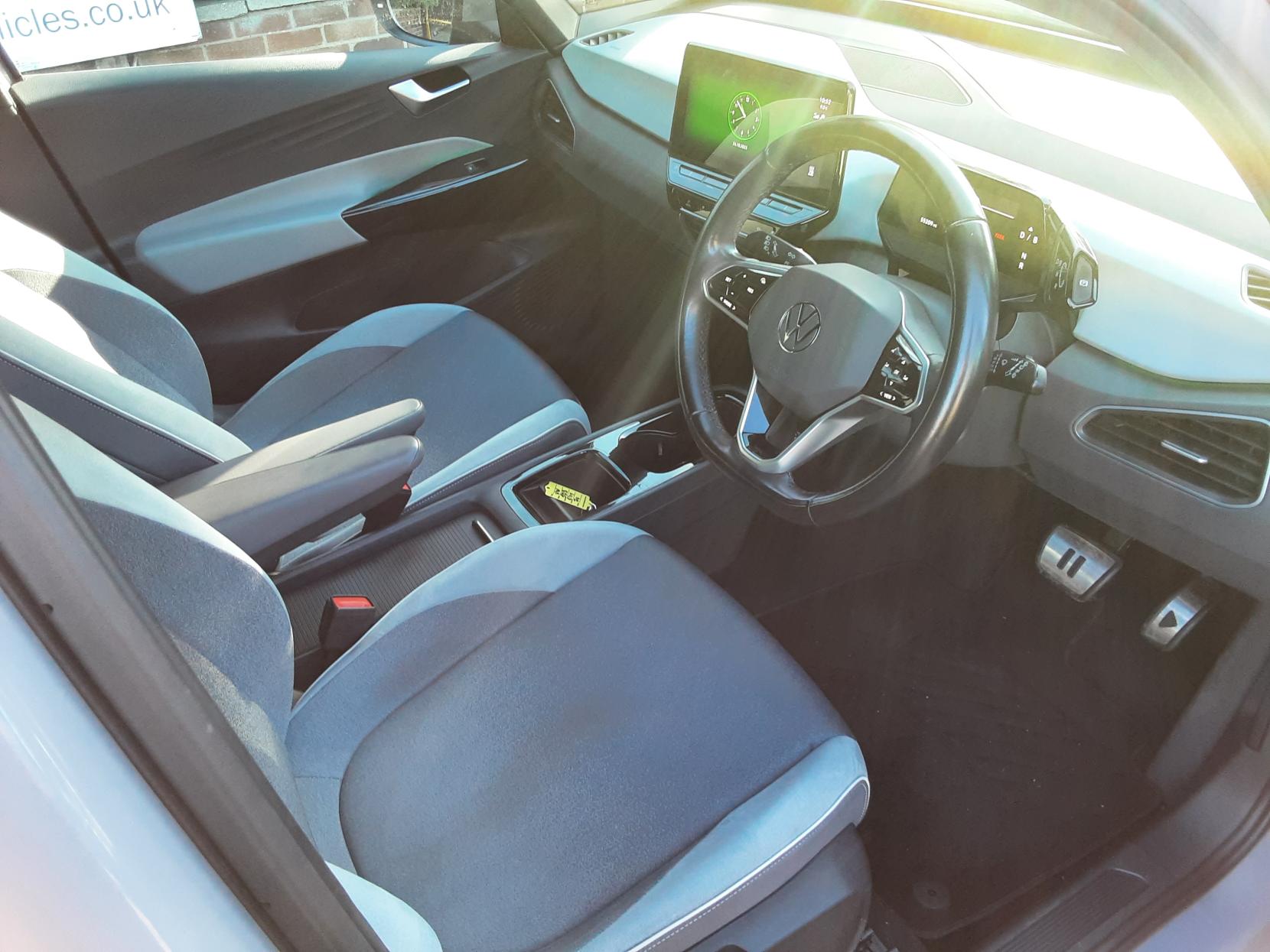 Volkswagen ID.3 Pro Performance 58kWh Business Hatchback 5dr Electric Auto (204 ps)