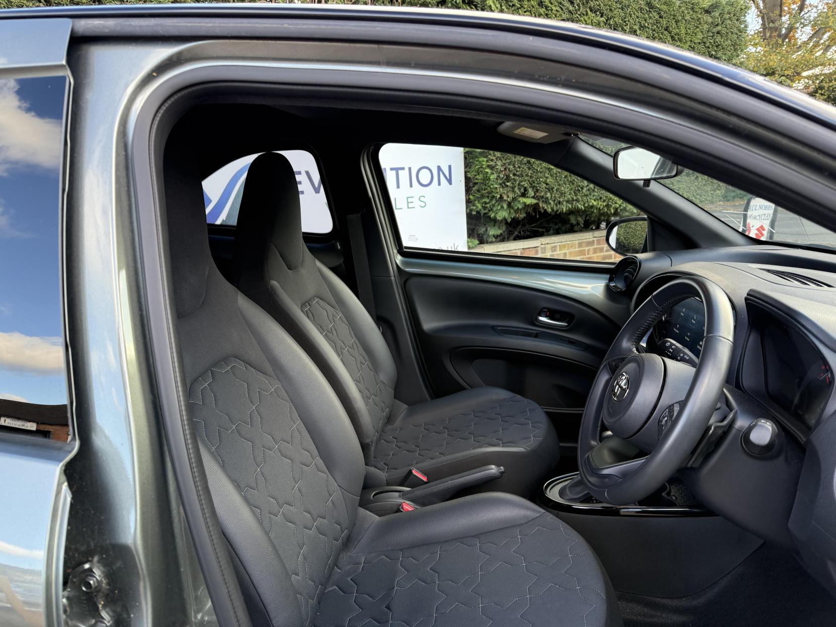 Toyota Aygo X 1.0 Exclusive Hatchback (2022 - )