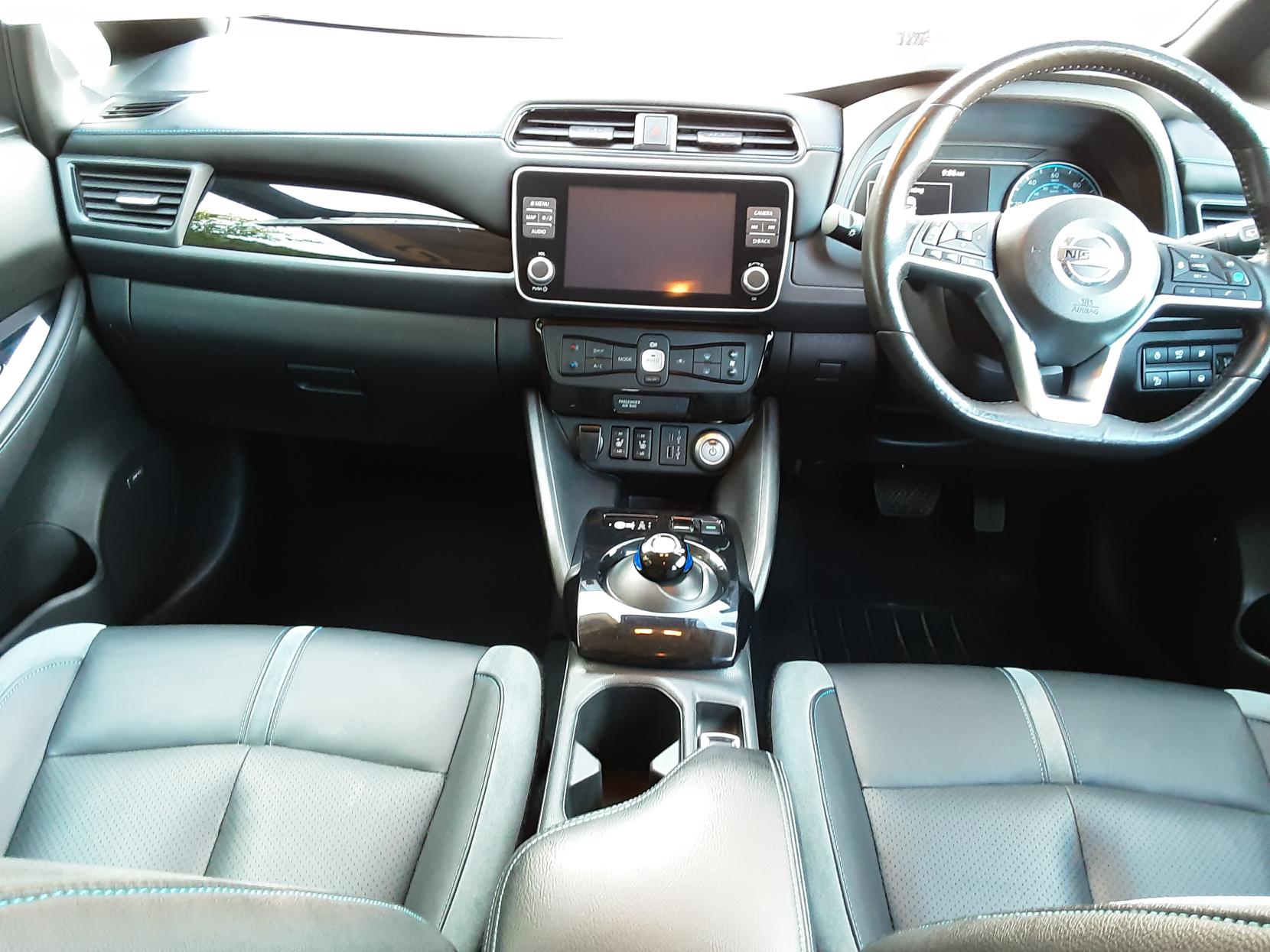 Nissan Leaf 40kWh Tekna Hatchback 5dr Electric Auto (150 ps)