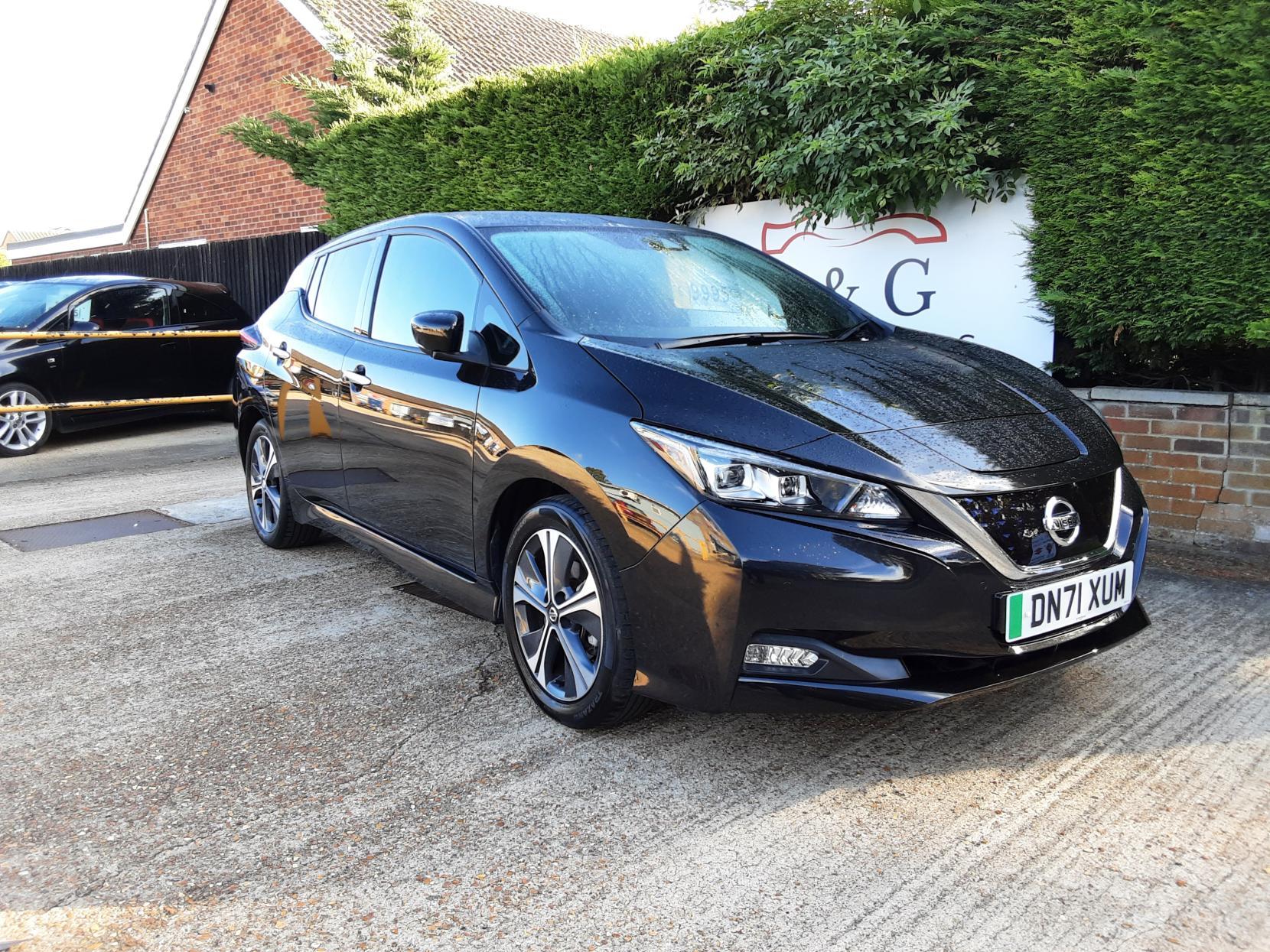 Nissan Leaf 40kWh Tekna Hatchback 5dr Electric Auto (150 ps)