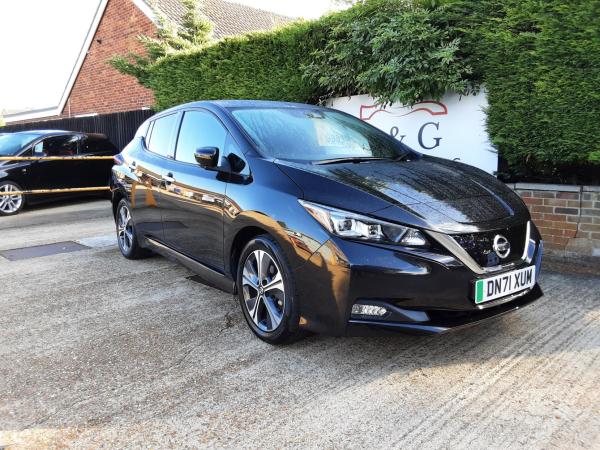 Nissan Leaf 40kWh Tekna Hatchback 5dr Electric Auto (150 ps)