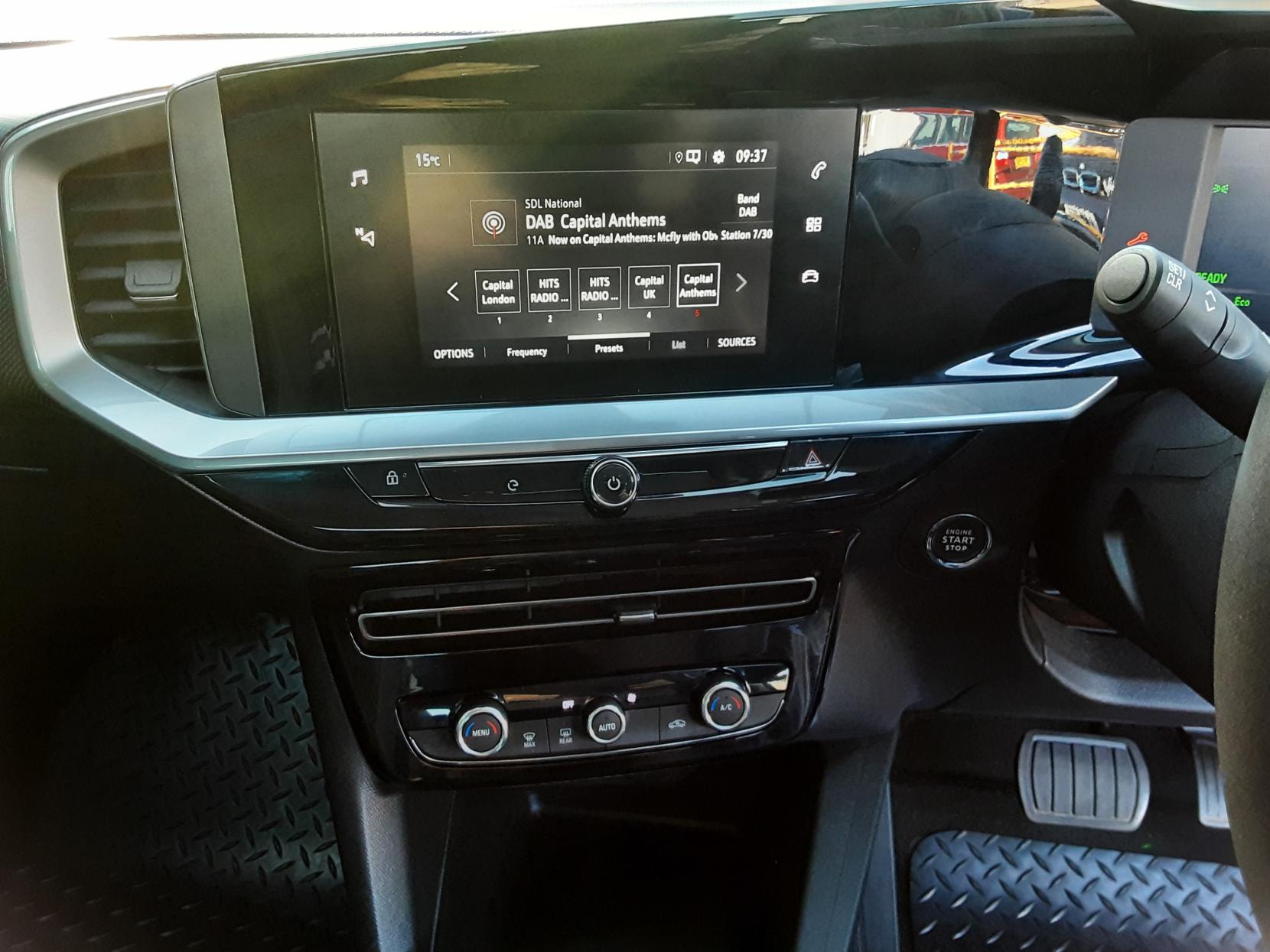Vauxhall Mokka Electric 50kWh SE Premium SUV 5dr Electric Auto (136 ps)