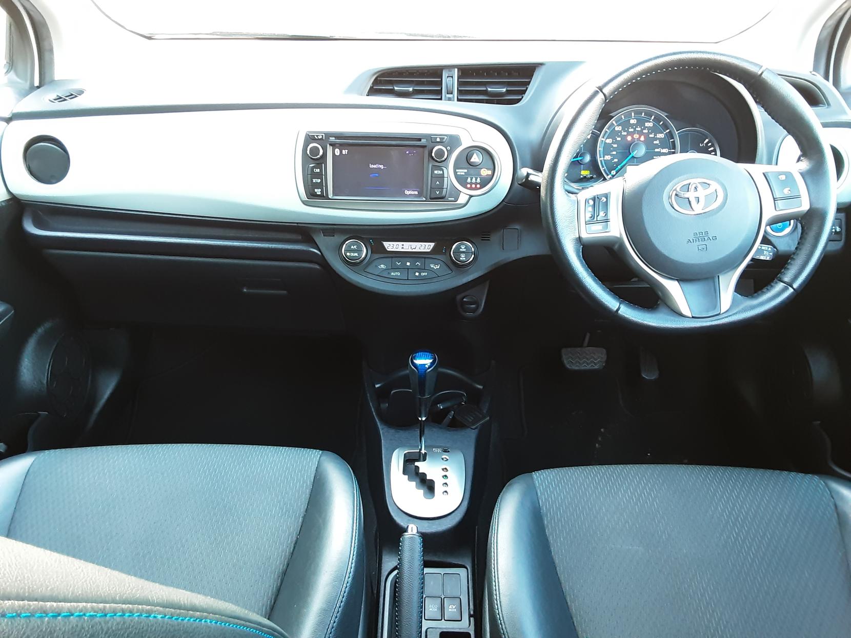 Toyota Yaris 1.5 VVT-h T Spirit Hatchback 5dr Petrol Hybrid CVT Euro 5 (101 ps)